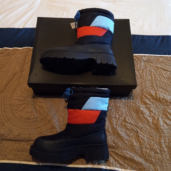 Coach Runway Puffer Snow Bootie - Picture 9 of 16